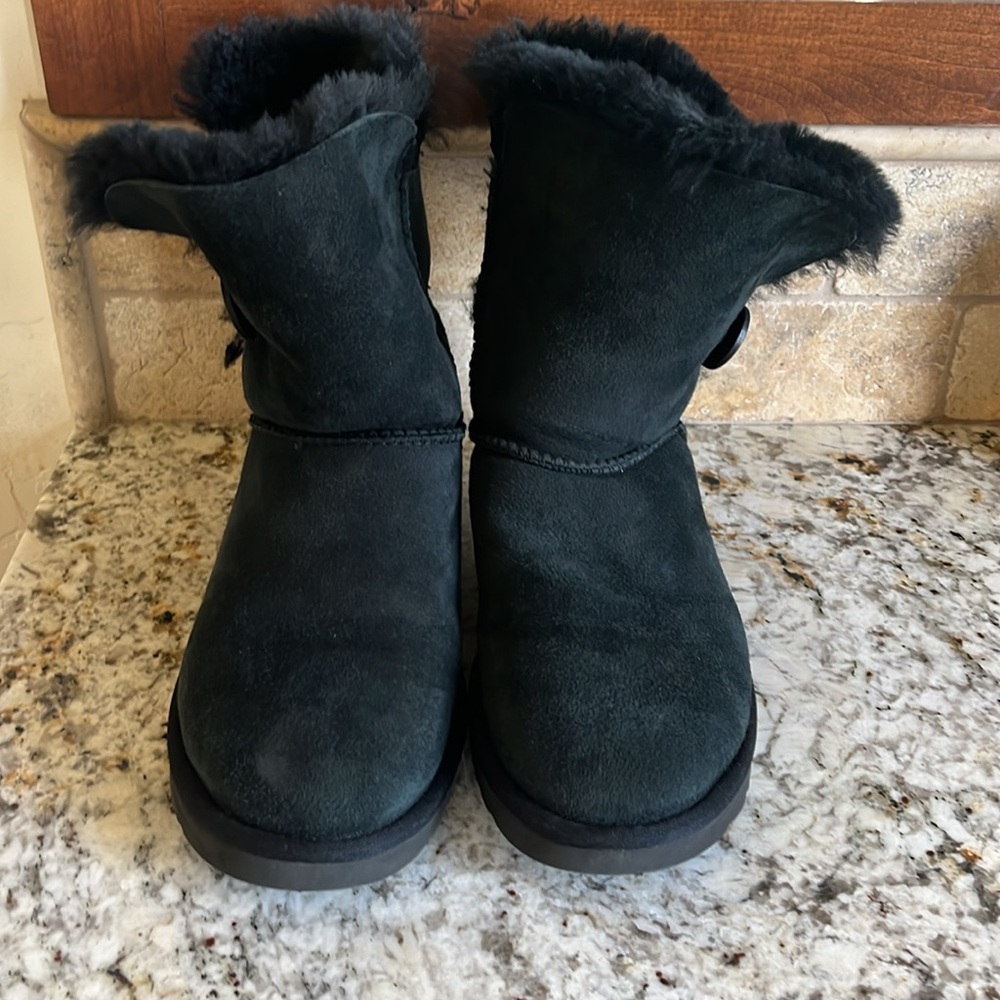 Bailey Button Uggs size 9 black - Picture 5 of 8